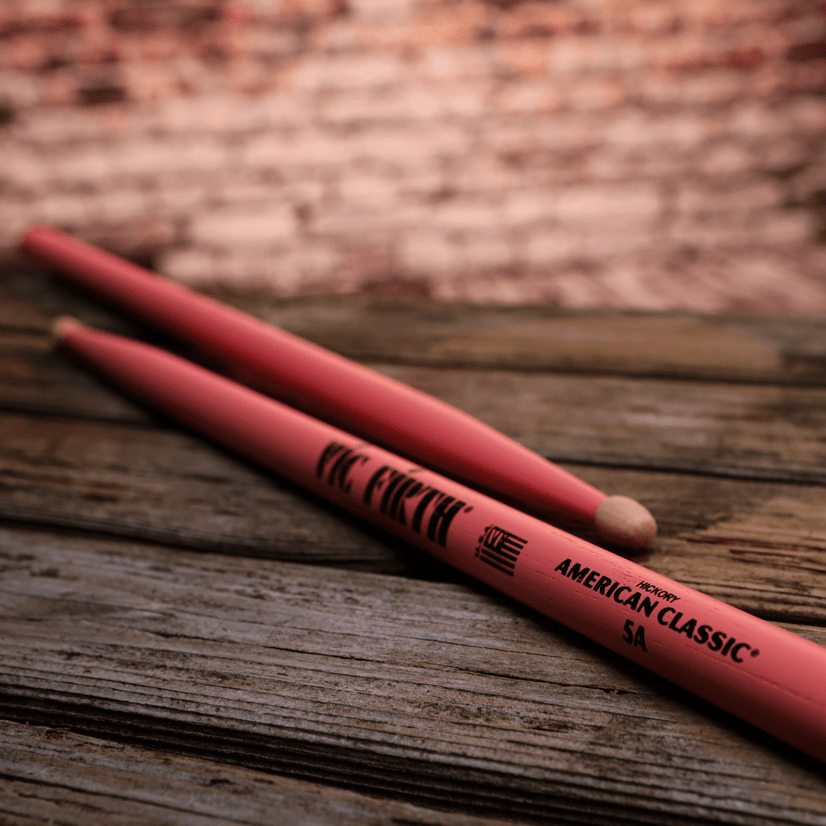vic-firth-american-classic-5a-pink-baguettes-batterie-bois image 7