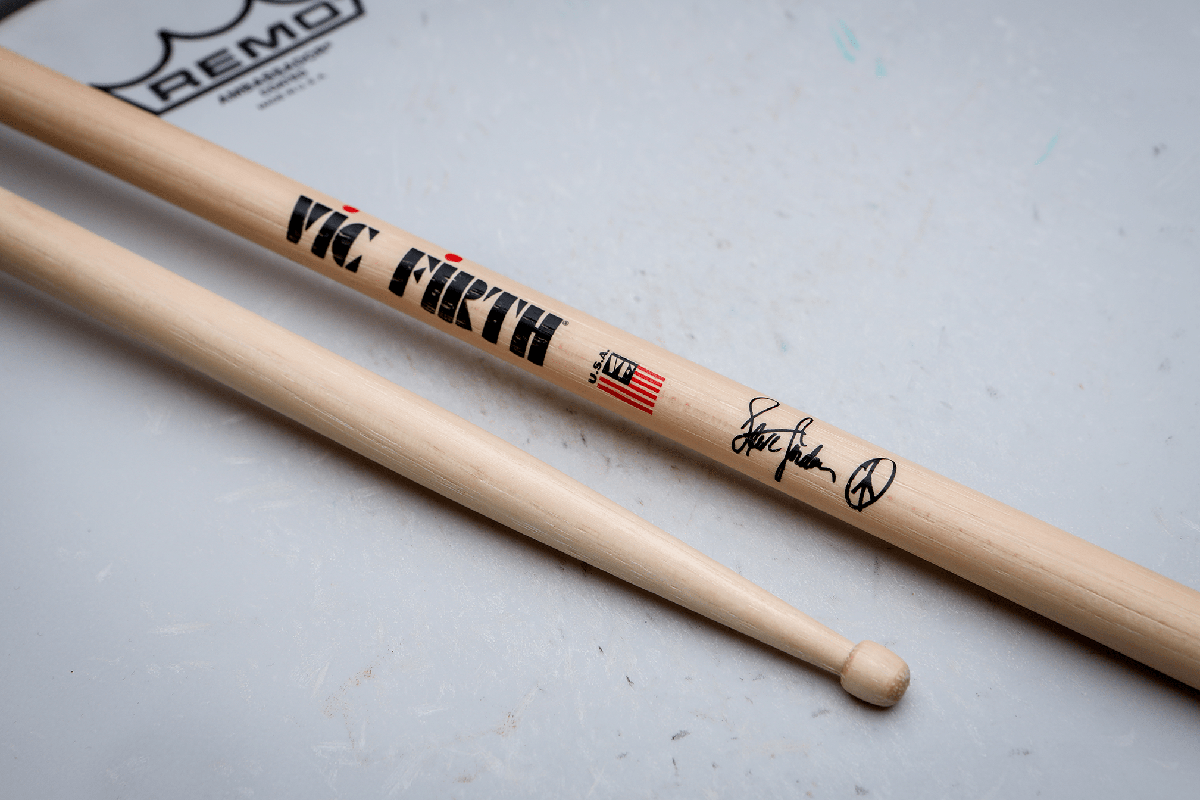 vic-firth-signature-steve-jordan-baguettes-batterie-longues image 8