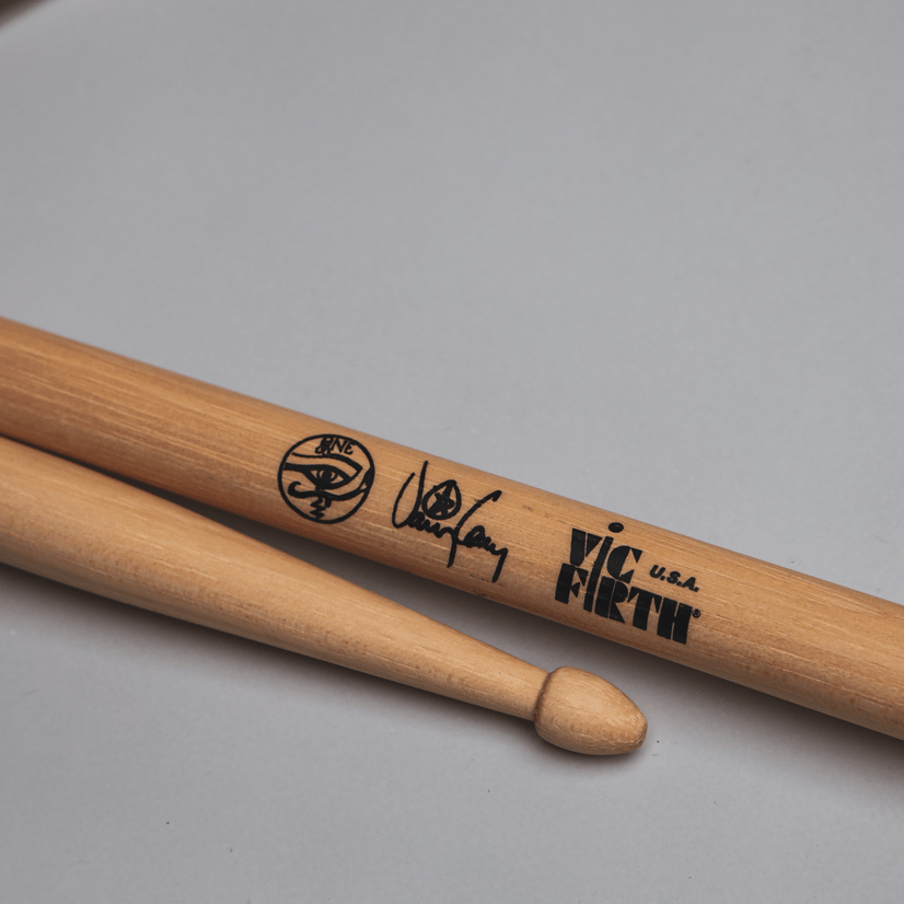 vic-firth-signature-danny-carey-baguettes-batterie-olive-bois image 8