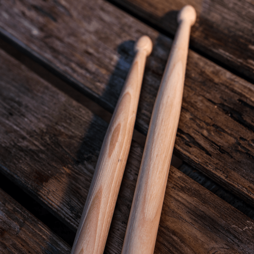vic-firth-american-classic-2b-baguettes-batterie-hickory image 8