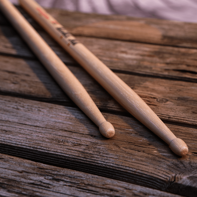 vic-firth-american-classic-55a-baguettes-batterie-hickory image 8